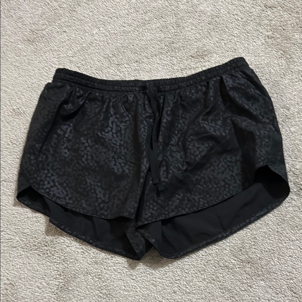 Old Navy Black Patterned Women's Athletic Shorts
